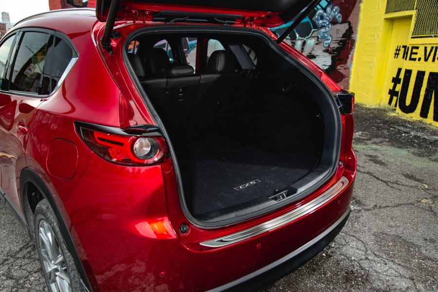 Багажник Mazda CX-5 Signature 2018 года  (NA) (фото 20 из 40)
